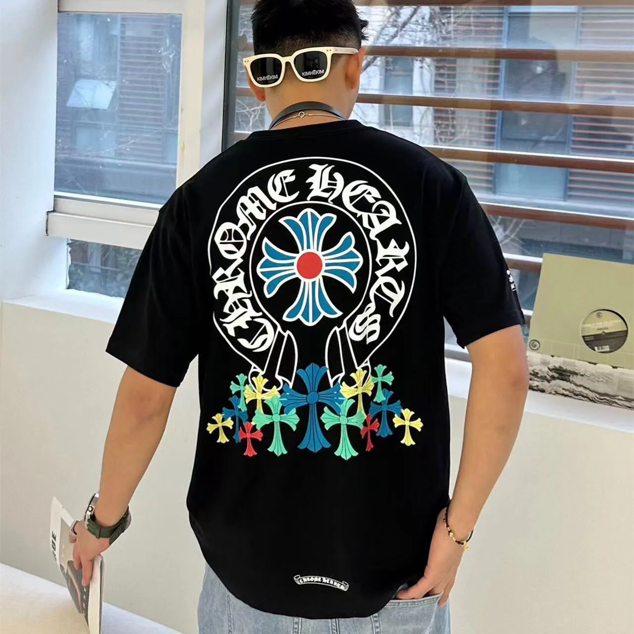 『フリーサイズ』胸元 サンスクリット 蹄型 プリント技術 綿100% カラフル クロスフラワー Tシャツ