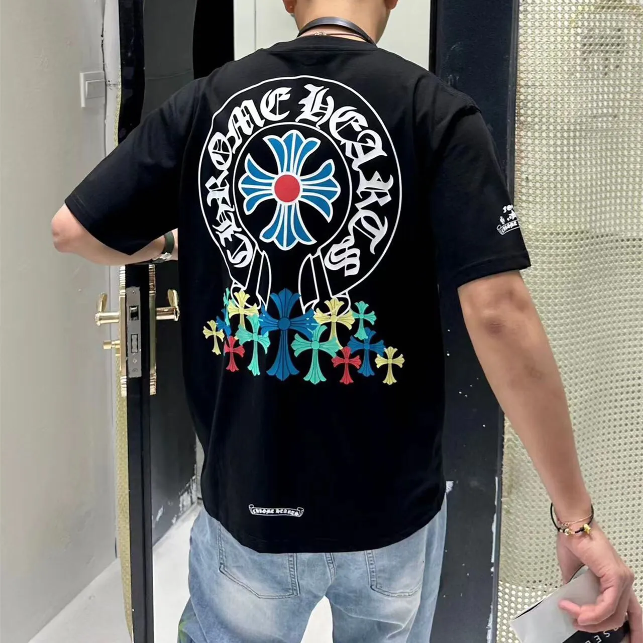 『フリーサイズ』胸元 サンスクリット 蹄型 プリント技術 綿100% カラフル クロスフラワー Tシャツ