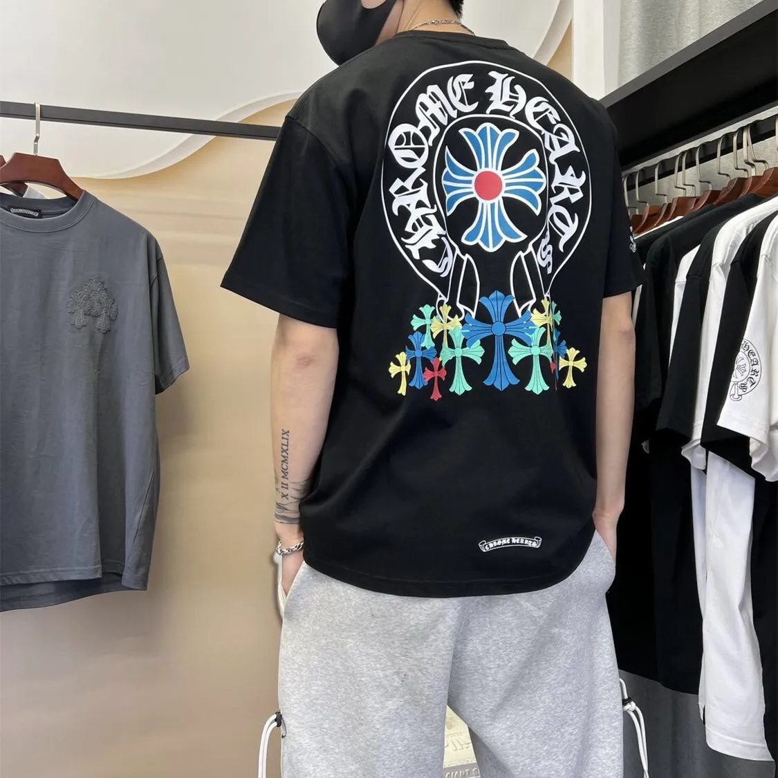『フリーサイズ』胸元 サンスクリット 蹄型 プリント技術 綿100% カラフル クロスフラワー Tシャツ
