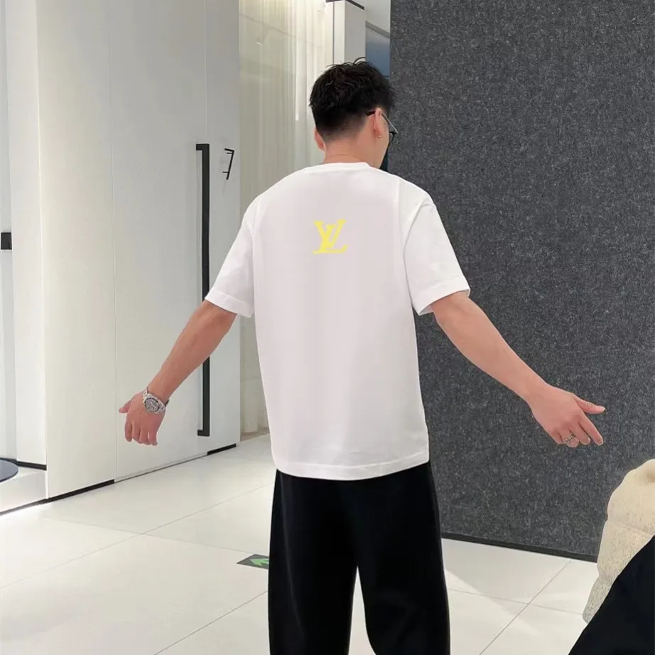 『S-4XL』洗練されたデザイン 着るだけで特別感 長く愛用できる さらさら素材 立体感のある Ｔシャツ