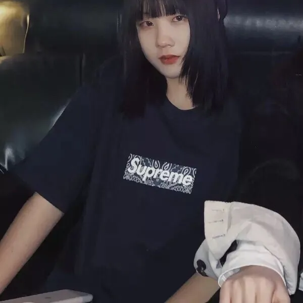 『フリーサイズ』クルーネック綿リブ 肩ダブルステッチ 綿100% 快適 ペイズリー プリント Tシャツ