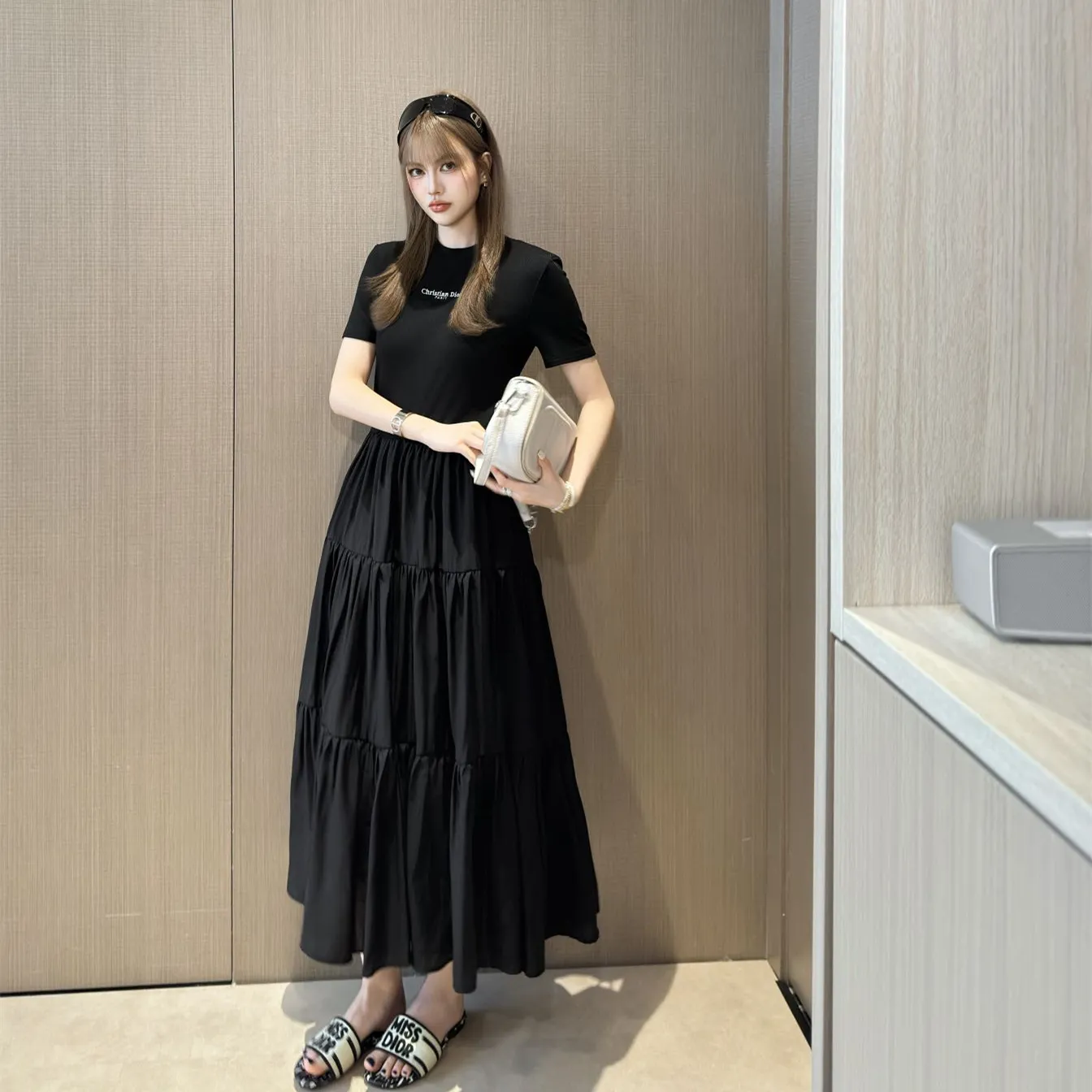 『S-L』上品 汎用 黒 美しいパネルスカート 刺繍 レタリング アクセント パッチワーク 半袖 ロングワンピース