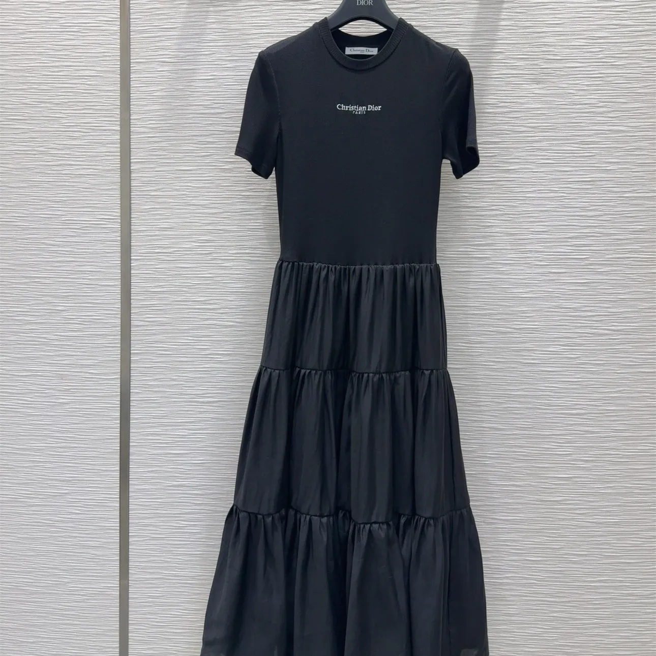 『S-L』上品 汎用 黒 美しいパネルスカート 刺繍 レタリング アクセント パッチワーク 半袖 ロングワンピース