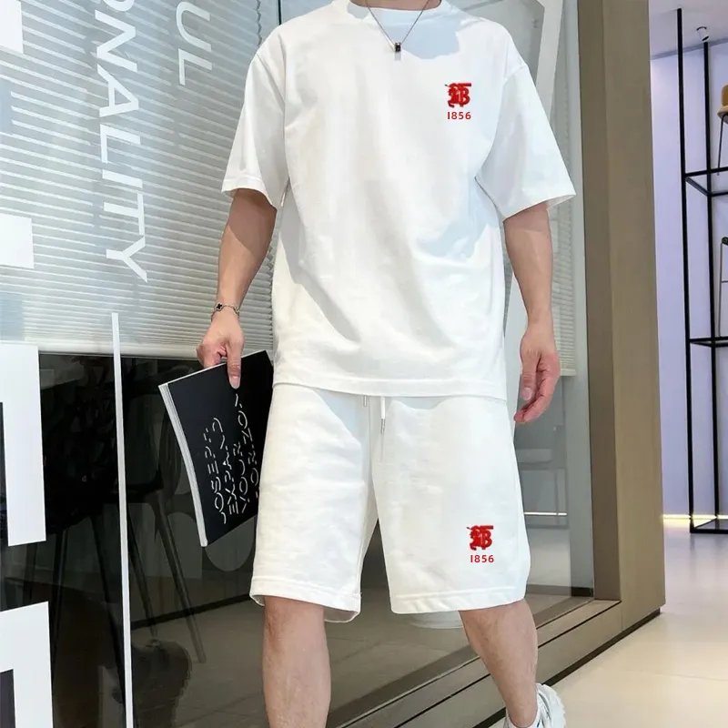 『M-4XL』着心地バツグン デイリー使いに最適 ゆったりシルエット モノトーン刺繍Ｔシャツ ショートパンツ セット