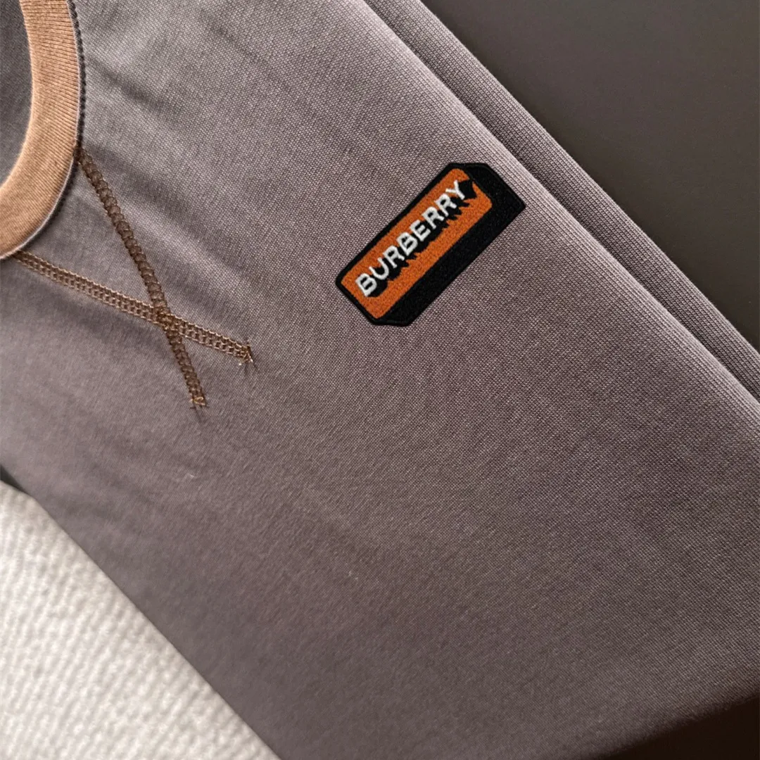 『M-3XL』夏ランウェイ ユニーク 洗濯OK スタイリッシュ リラックス 軽量 通気性 半袖 Tシャツ
