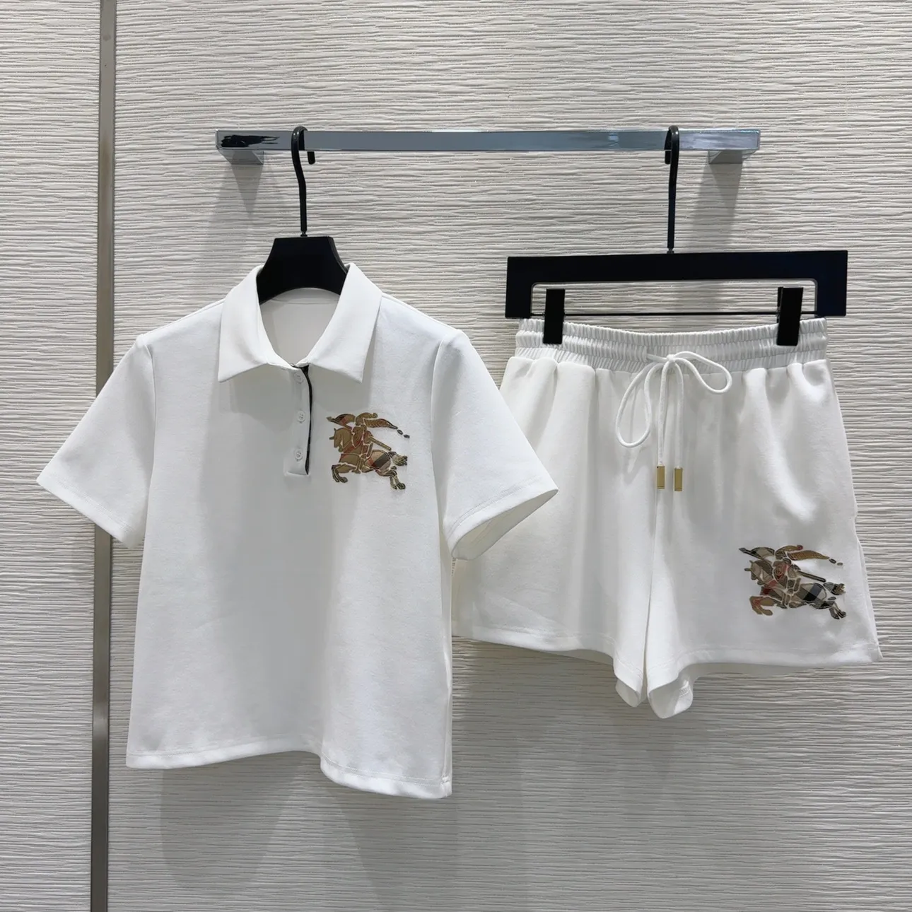『S-L』おしゃれ 夏 涼しい スポーティ アップリケ 刺繍 装飾 カジュアル 上品 ポロシャツ ショーツ セットアップ