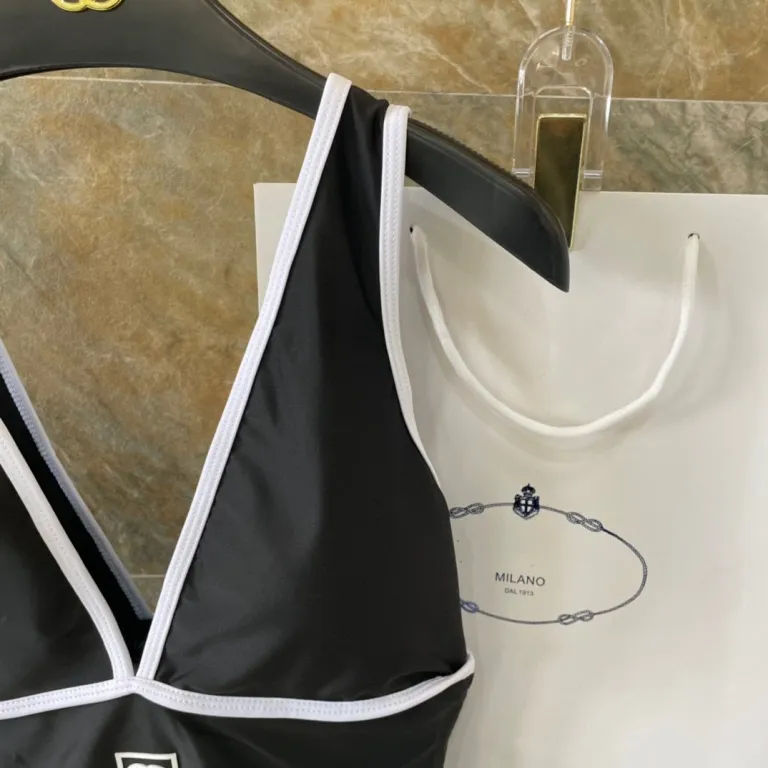 【S-XL】好感度100％ おすすめ 速乾性ゴム 通気性と快適性 背中が開いたワンピース水着
