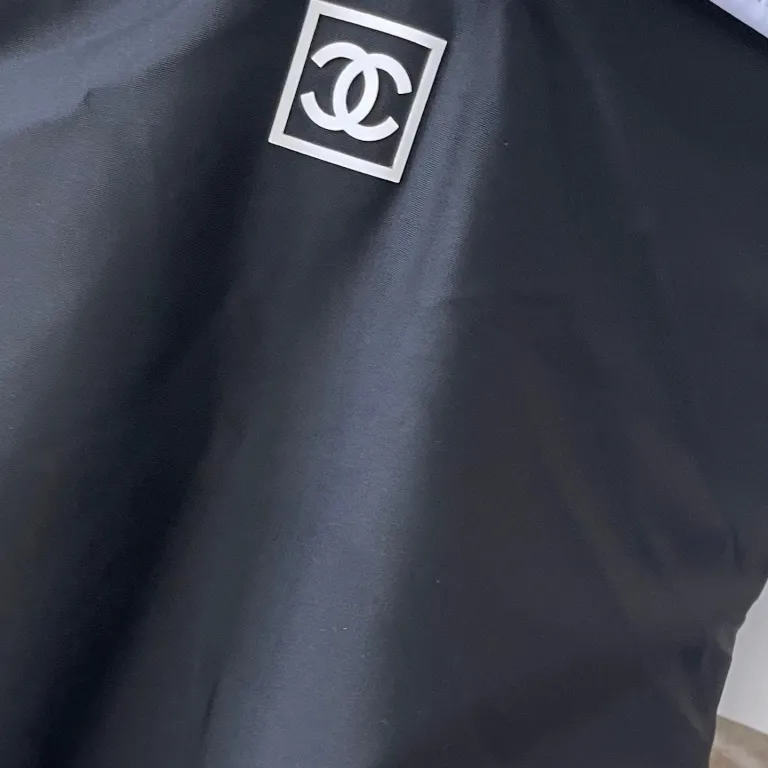 【S-XL】好感度100％ おすすめ 速乾性ゴム 通気性と快適性 背中が開いたワンピース水着
