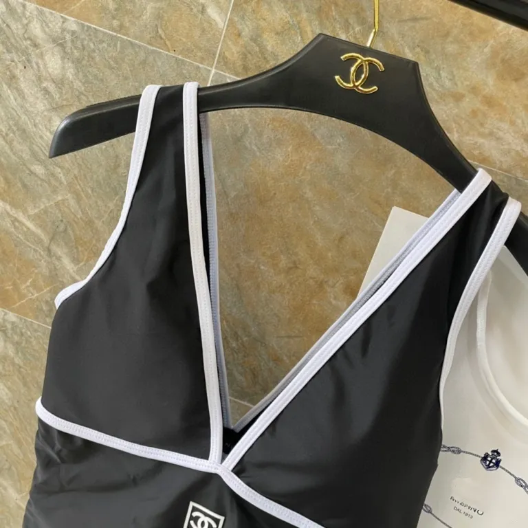 【S-XL】好感度100％ おすすめ 速乾性ゴム 通気性と快適性 背中が開いたワンピース水着
