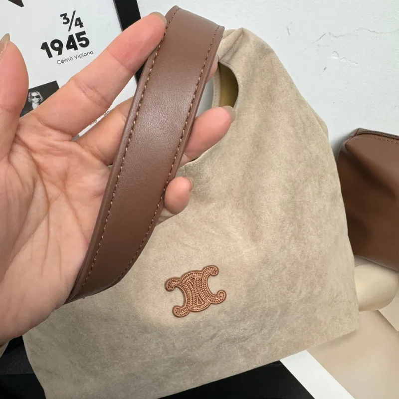 今季も大流行 売れ切れ必至 カレッジスタイル マグネット ショルダーバッグ