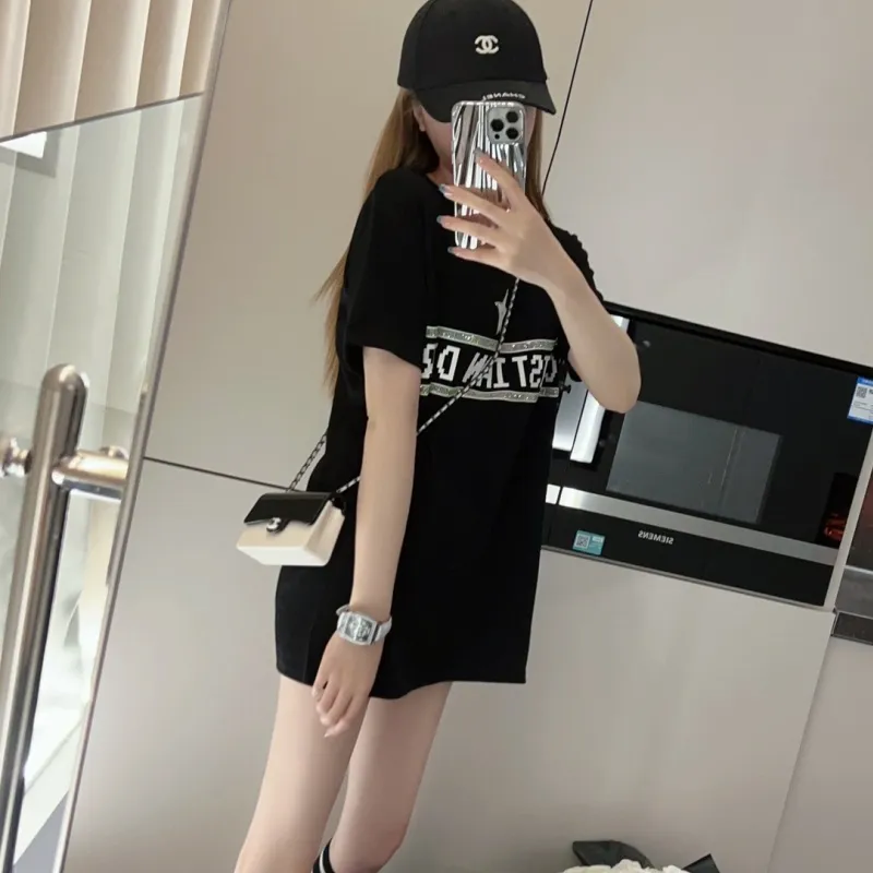 『フリーサイズ』2色選べる 憧れ デートの服装 高級感と質感 着心地良い Tシャツ