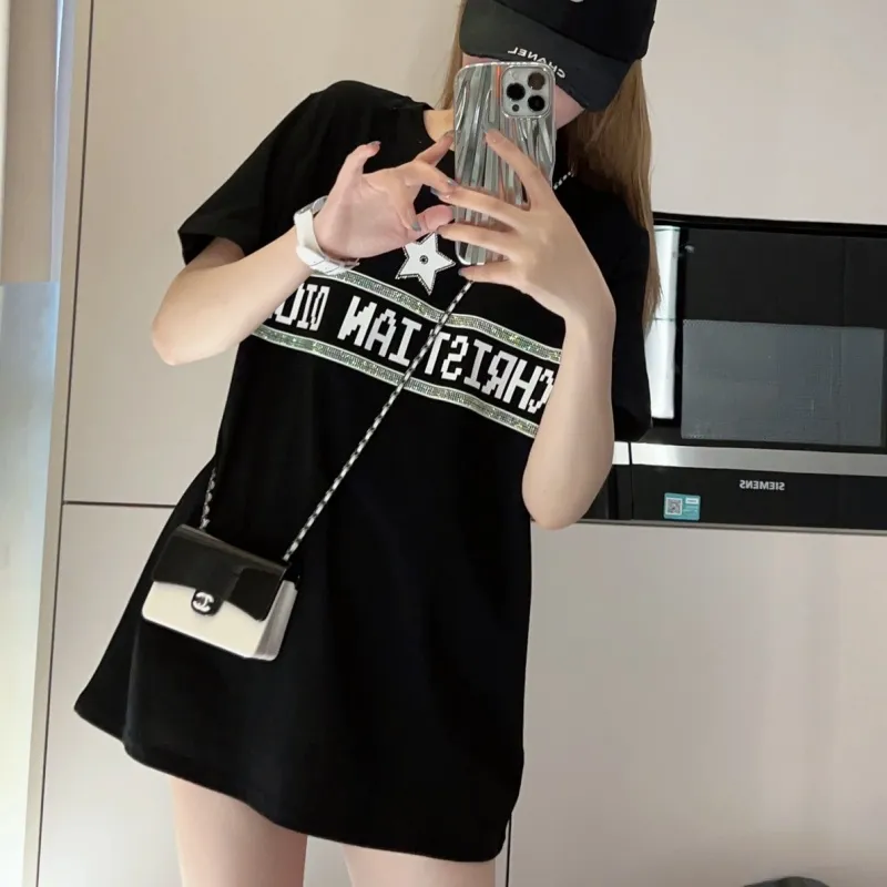 『フリーサイズ』2色選べる 憧れ デートの服装 高級感と質感 着心地良い Tシャツ