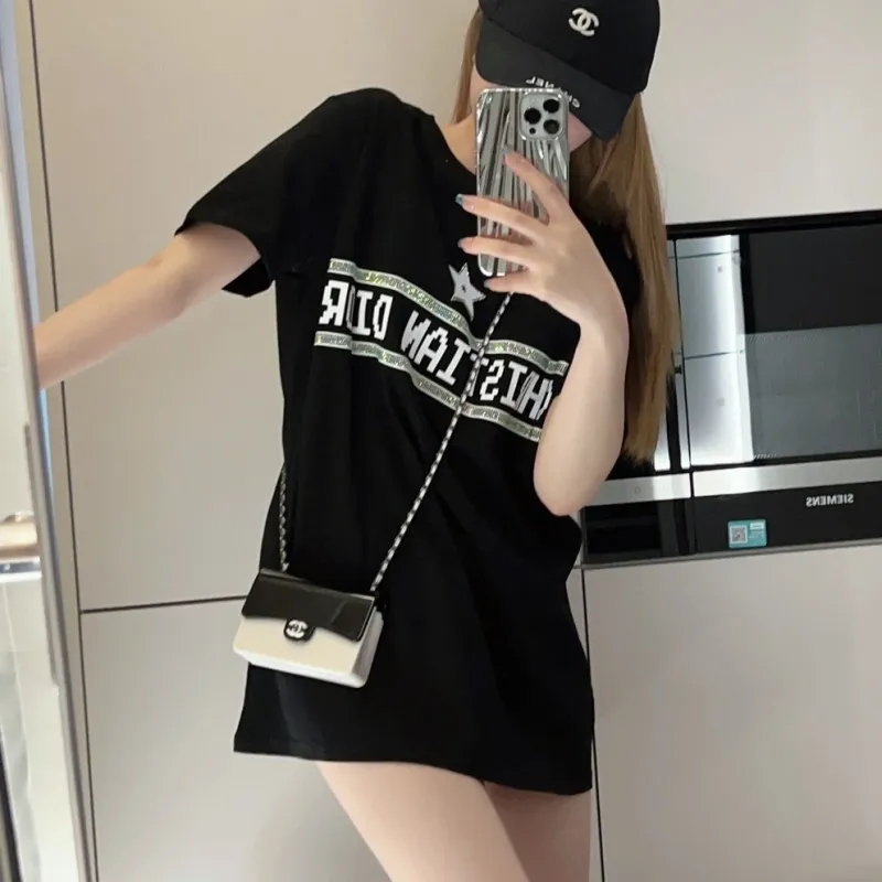 『フリーサイズ』2色選べる 憧れ デートの服装 高級感と質感 着心地良い Tシャツ