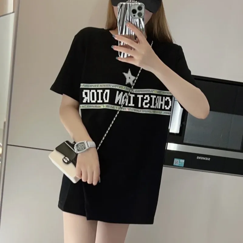 『フリーサイズ』2色選べる 憧れ デートの服装 高級感と質感 着心地良い Tシャツ