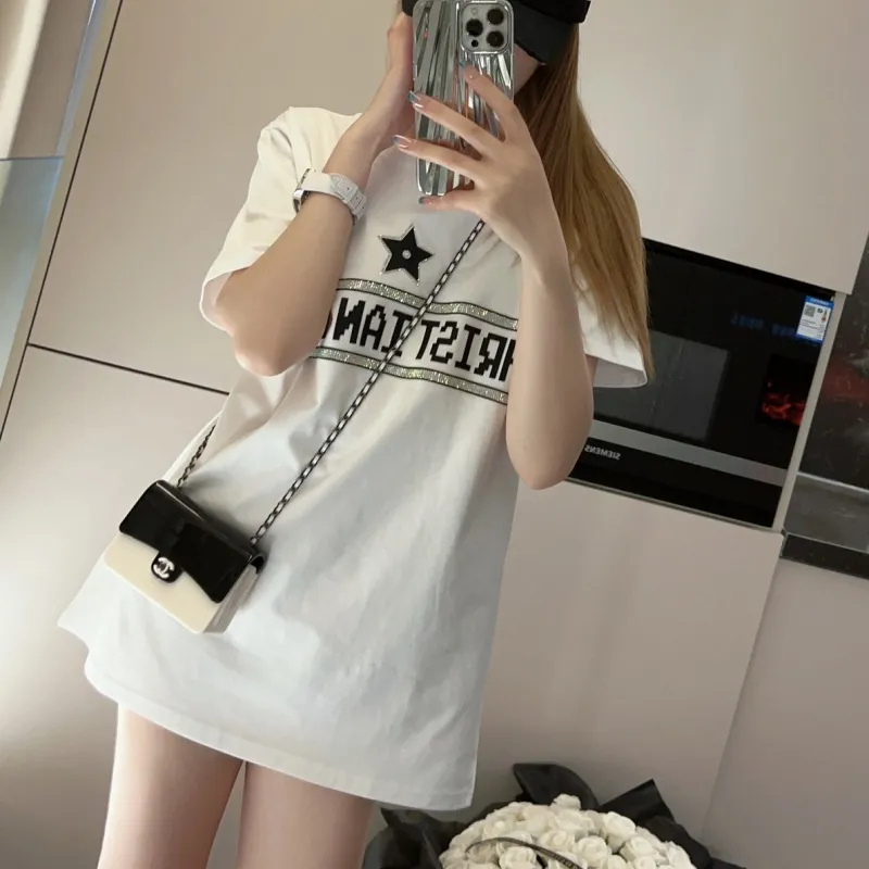 『フリーサイズ』2色選べる 憧れ デートの服装 高級感と質感 着心地良い Tシャツ